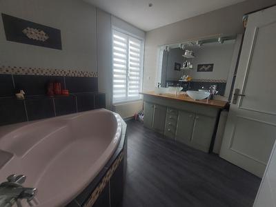 Maison - 197 m² - 8 pièces