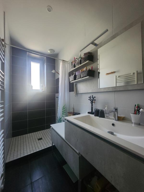 Maison - 99 m² - 6 pièces