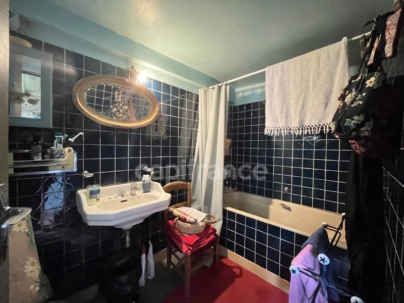 Maison - 214 m² - 7 pièces