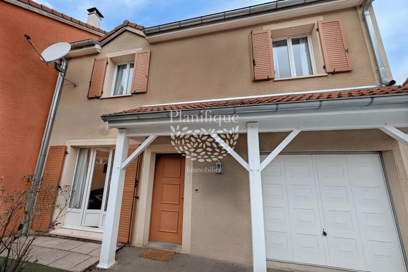 Maison - 96 m² - 5 pièces