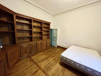 Maison - 250 m² - 11 pièces