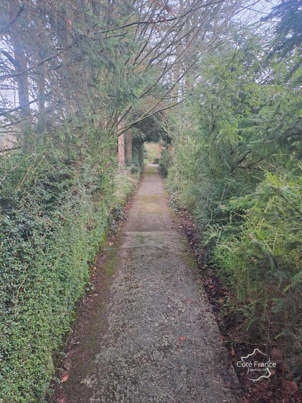 Local commercial - 739 m²