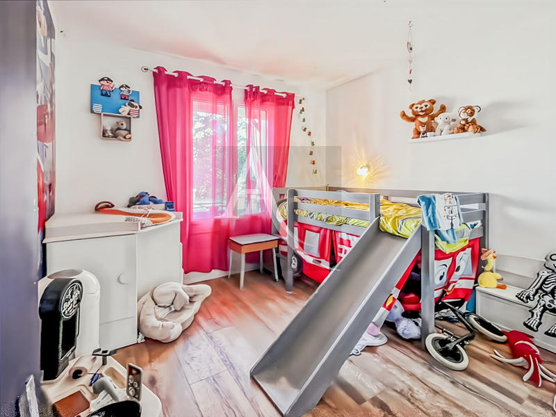 Maison - 180 m² - 6 pièces