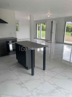 Maison - 112 m² - 4 pièces