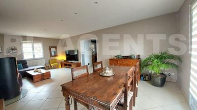 Maison - 177 m² - 9 pièces