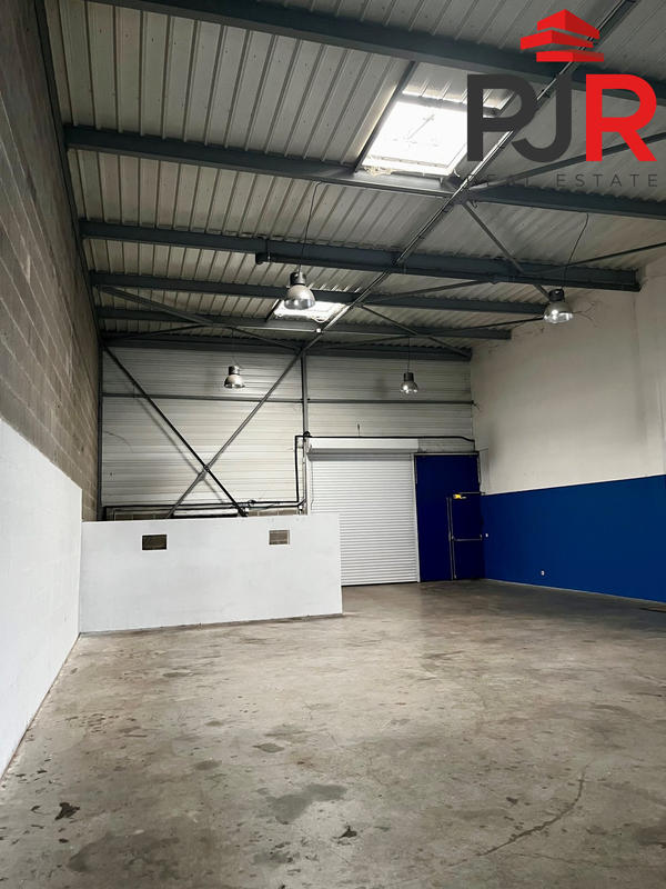 Local d'activités - 363 m²