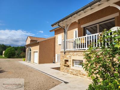 Propriété - 210 m² - 7 pièces