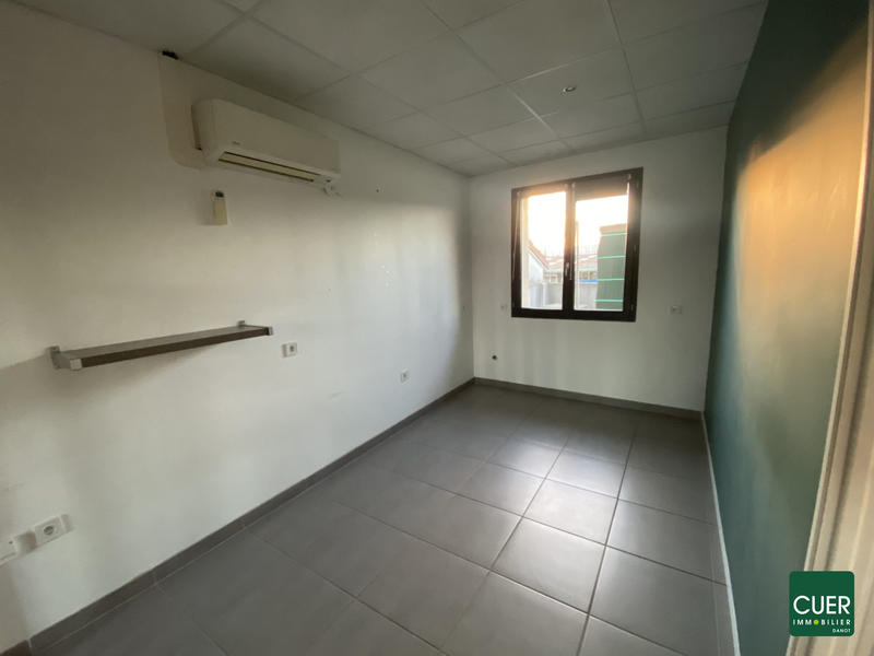 Bureau - 83 m² - 4 pièces