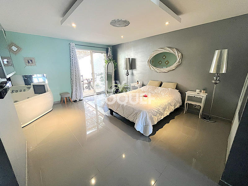 Immeuble - 7 pièces