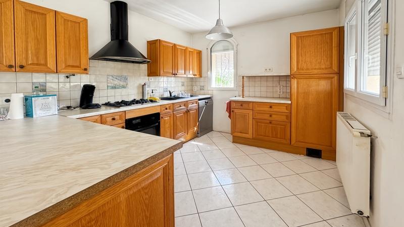 Maison - 184 m² - 6 pièces