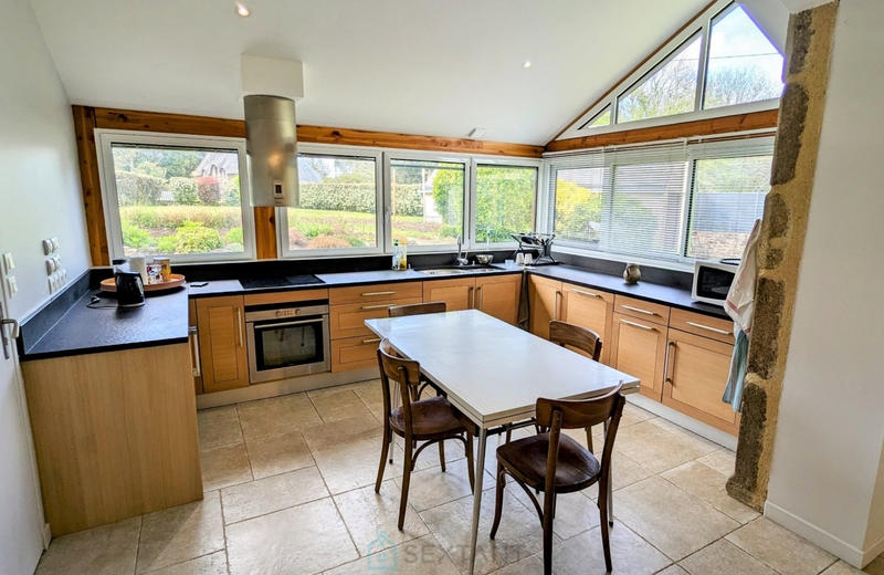 Maison - 200 m² - 7 pièces