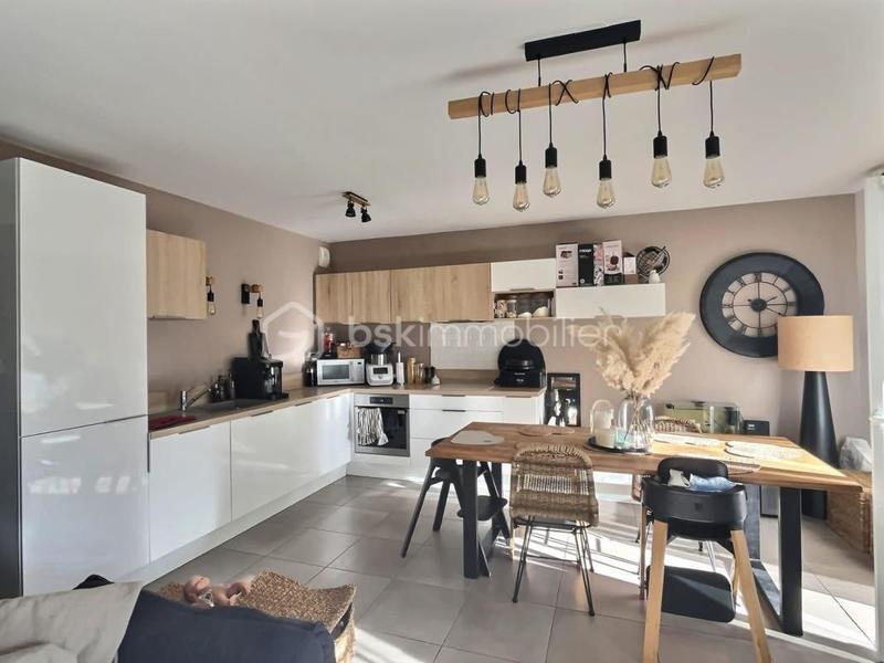 Appartement - 64 m² - 3 pièces