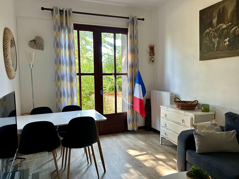 Maison - 312 m² - 9 pièces