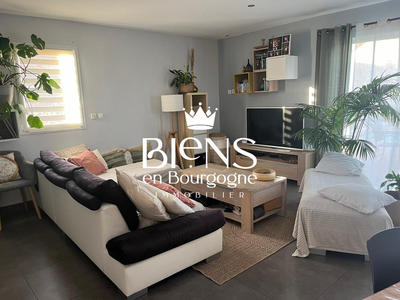 Maison traditionnelle - 110 m² - 6 pièces