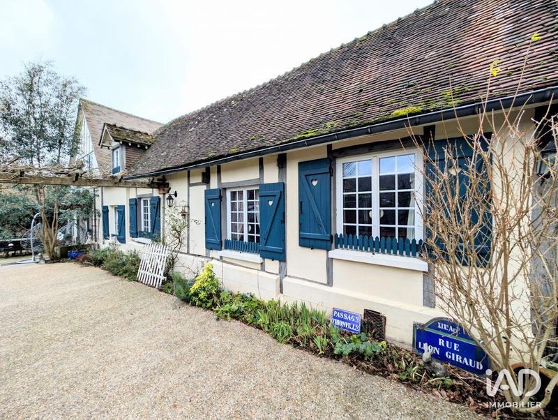 Maison - 249 m² - 7 pièces