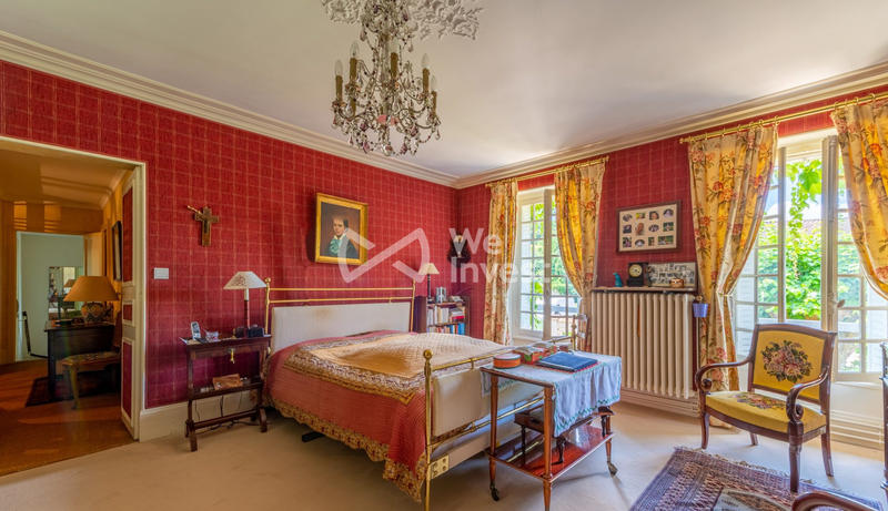 Maison ancienne - 300 m² - 9 pièces