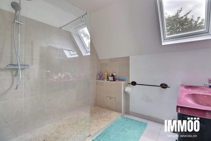 Maison - 187 m² - 7 pièces