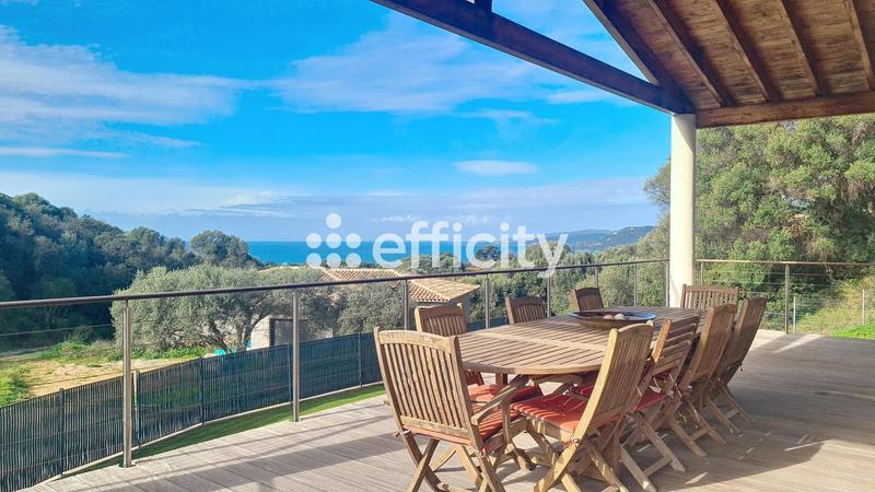 Maison - 166 m² - 4 pièces