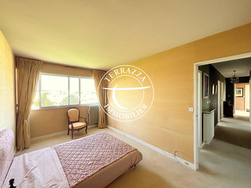 Appartement - 121 m² - 6 pièces