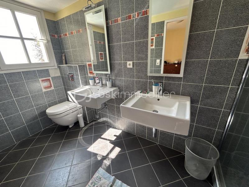 Propriété - 600 m² - 13 pièces