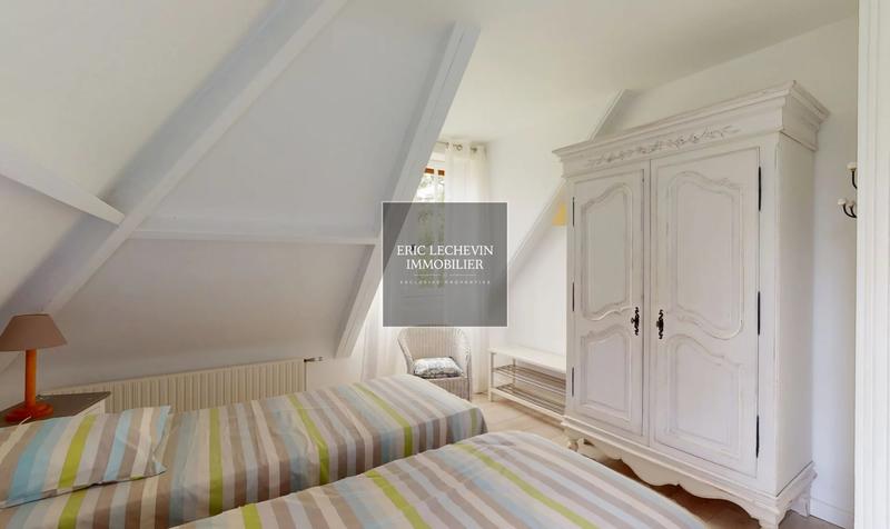 Villa - 200 m² - 10 pièces