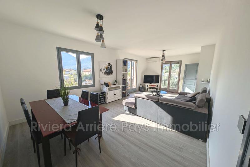 Maison - 198 m² - 8 pièces