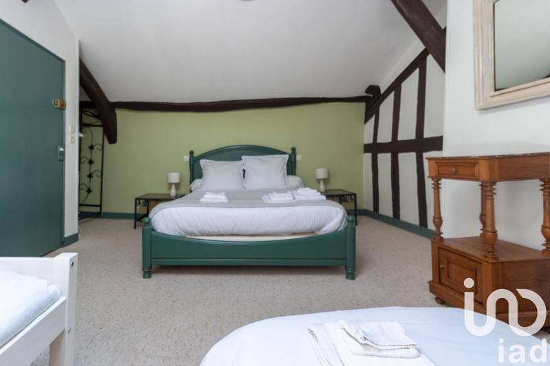 Maison - 185 m² - 11 pièces