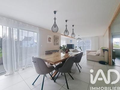 Maison - 94 m² - 4 pièces