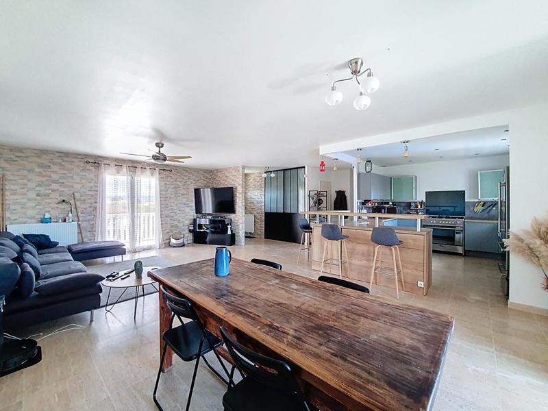 Maison - 236 m² - 6 pièces