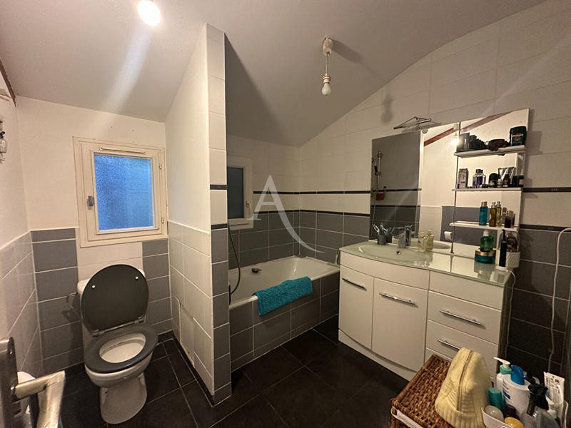 Maison - 128 m² - 7 pièces