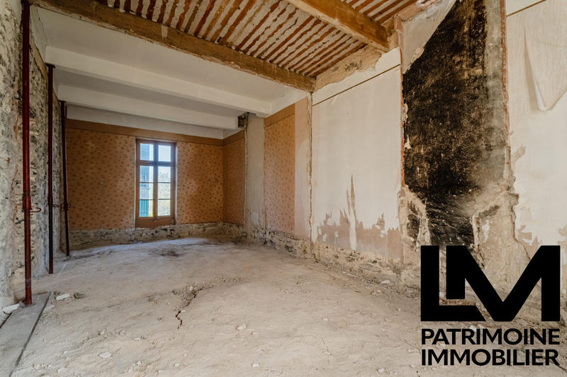 Maison - 325 m² - 6 pièces