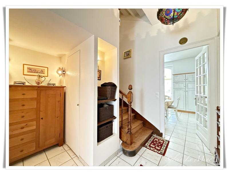 Maison - 290 m² - 12 pièces