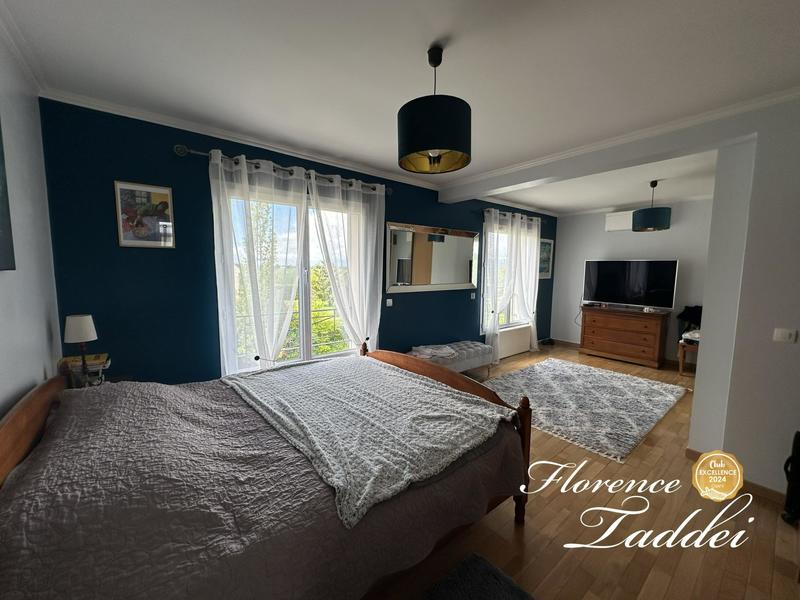 Maison - 177 m² - 7 pièces