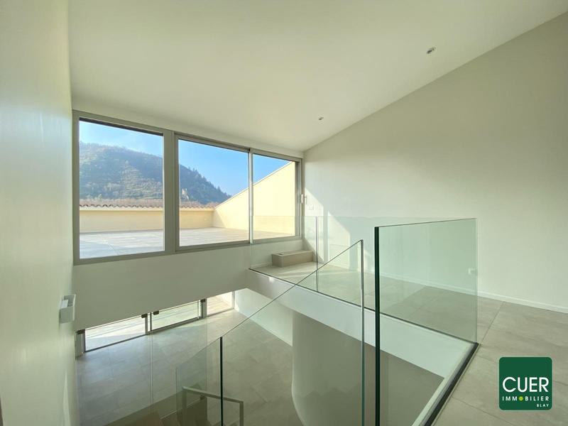 Appartement - 171 m² - 6 pièces