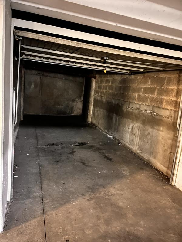 Parking / Garage - 9 m²