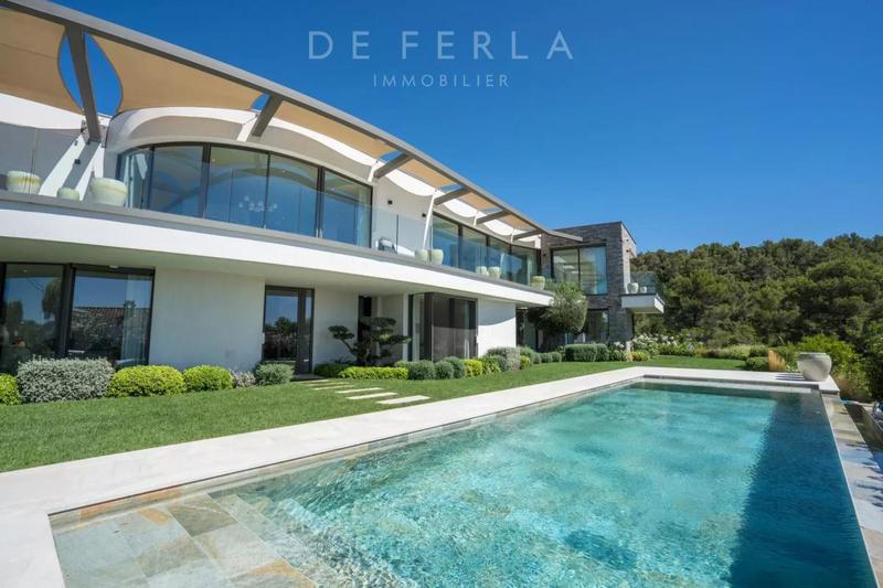 Propriété - 410 m² - 11 pièces