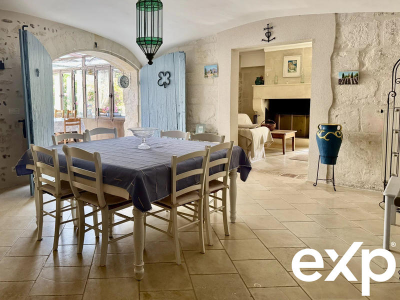 Maison - 300 m² - 7 pièces