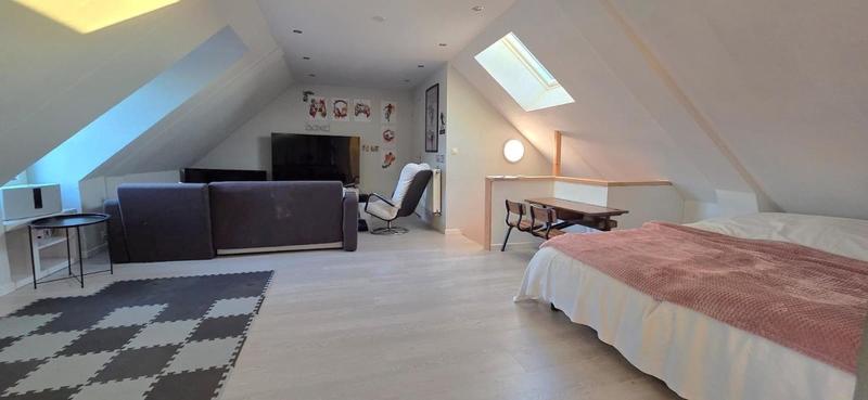 Maison - 178 m² - 8 pièces