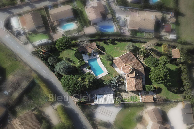 Propriété - 300 m² - 7 pièces