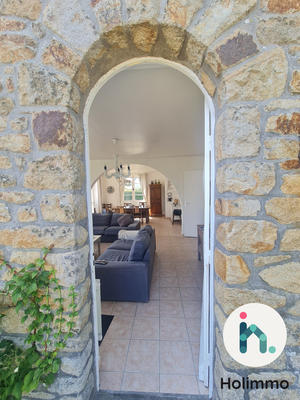 Maison traditionnelle - 95 m² - 4 pièces