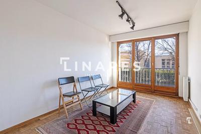 Magasins - 83 m² - 4 pièces