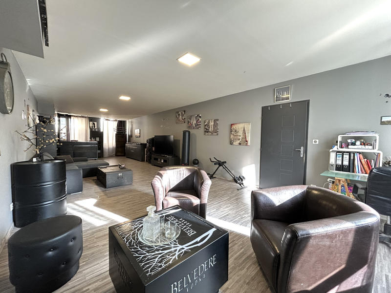 Maison - 253 m² - 6 pièces