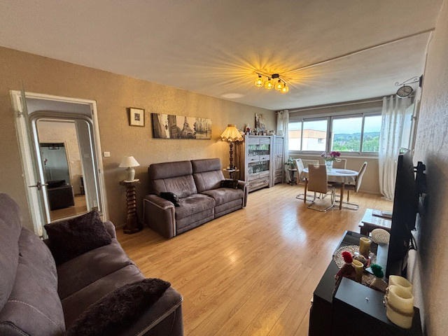 Appartement - 82 m² - 4 pièces