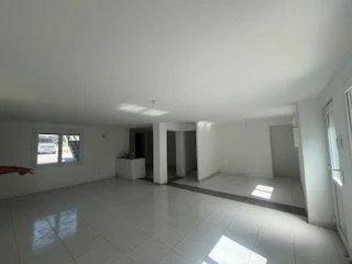 Local commercial - 190 m² - 1 pièce