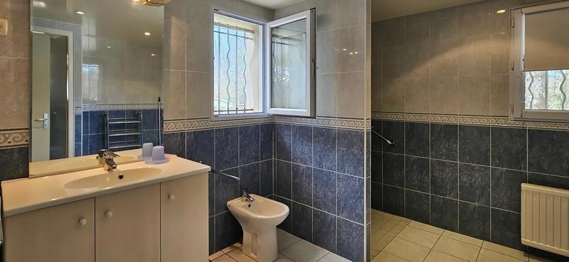 Maison - 236 m² - 11 pièces