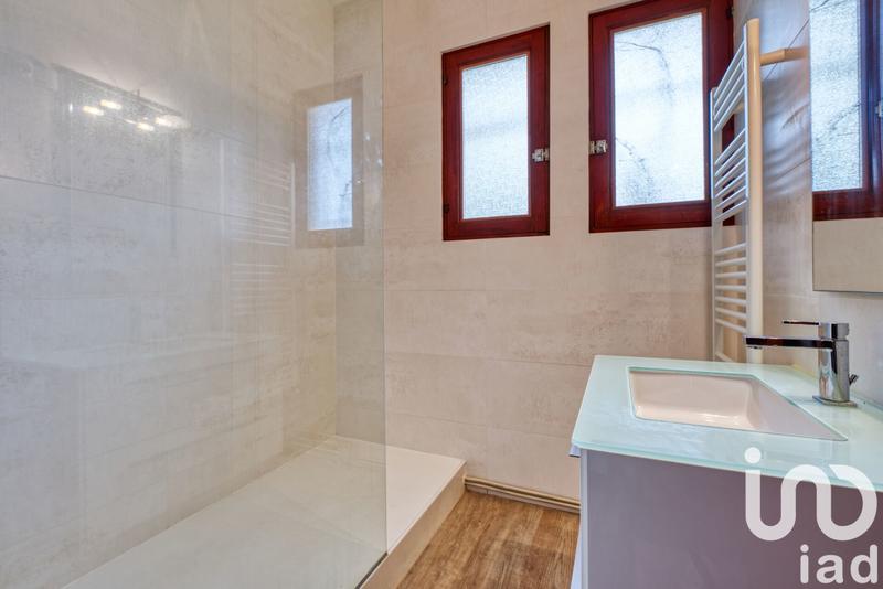 Maison - 195 m² - 12 pièces