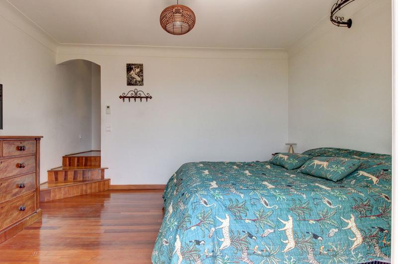 Maison - 230 m² - 7 pièces