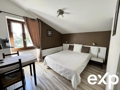 Maison - 450 m² - 10 pièces