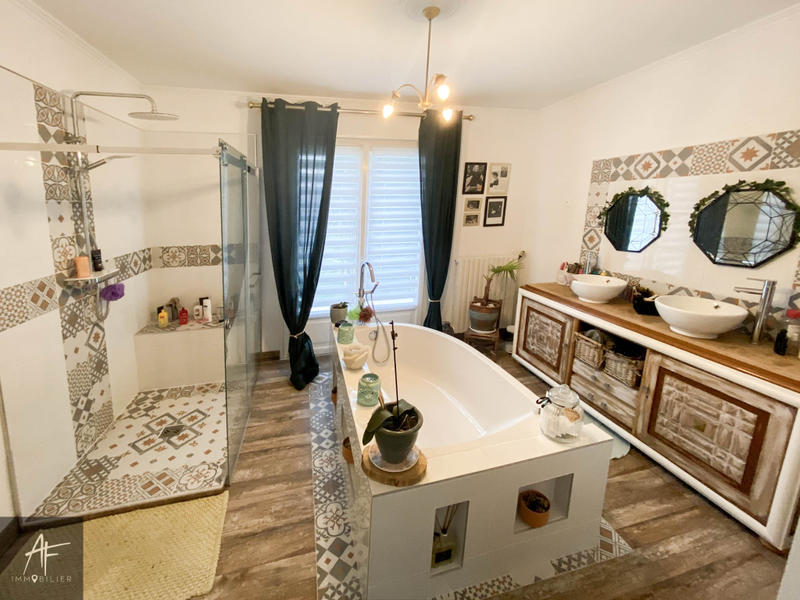 Maison - 160 m² - 6 pièces