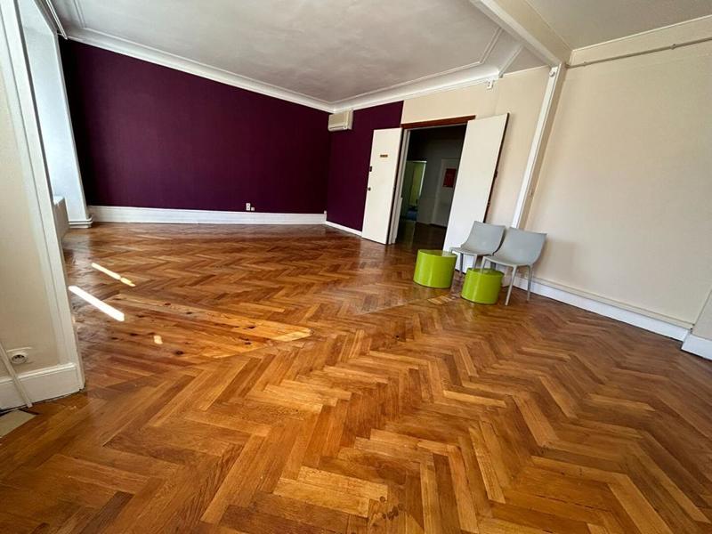 Appartement - 305 m² - 8 pièces